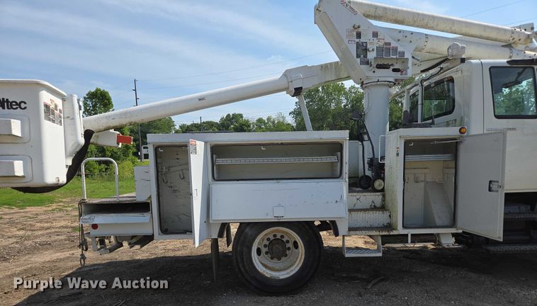 image for item ED2068 2007 International 4400 bucket truck