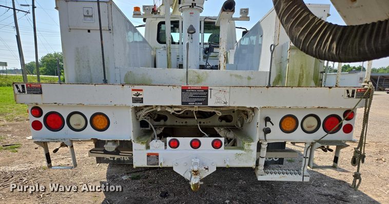 image for item ED2068 2007 International 4400 bucket truck