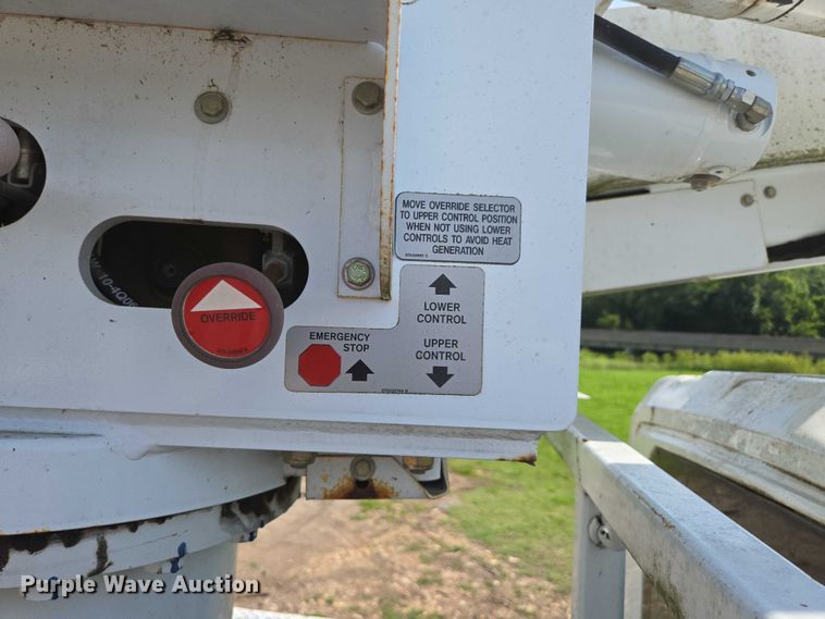 image for item ED2068 2007 International 4400 bucket truck