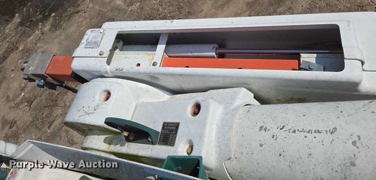 image for item ED2068 2007 International 4400 bucket truck