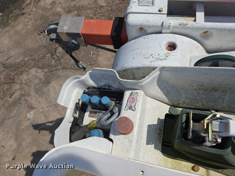 image for item ED2068 2007 International 4400 bucket truck