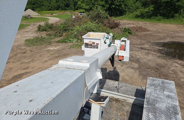 image for item ED2068 2007 International 4400 bucket truck