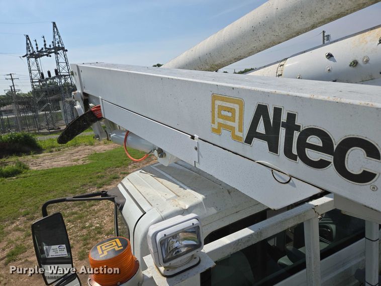 image for item ED2068 2007 International 4400 bucket truck