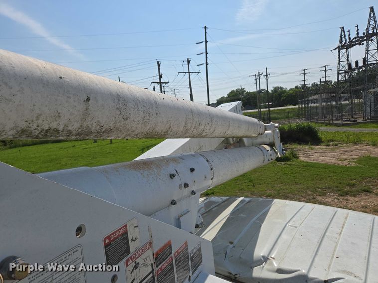 image for item ED2068 2007 International 4400 bucket truck