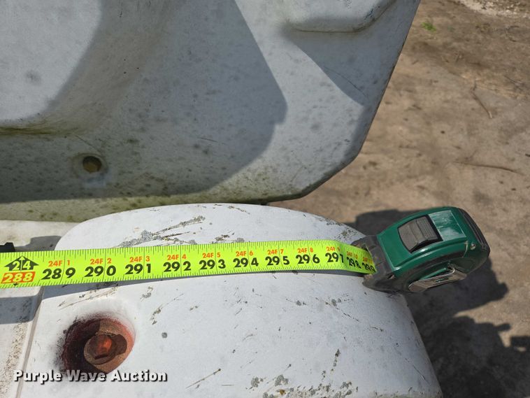 image for item ED2068 2007 International 4400 bucket truck