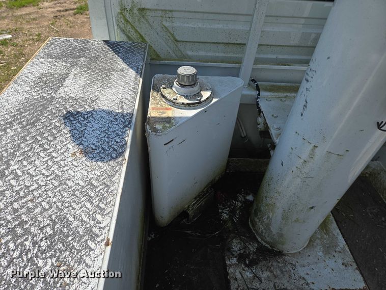 image for item ED2068 2007 International 4400 bucket truck