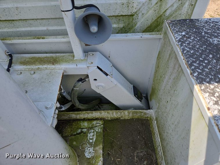 image for item ED2068 2007 International 4400 bucket truck