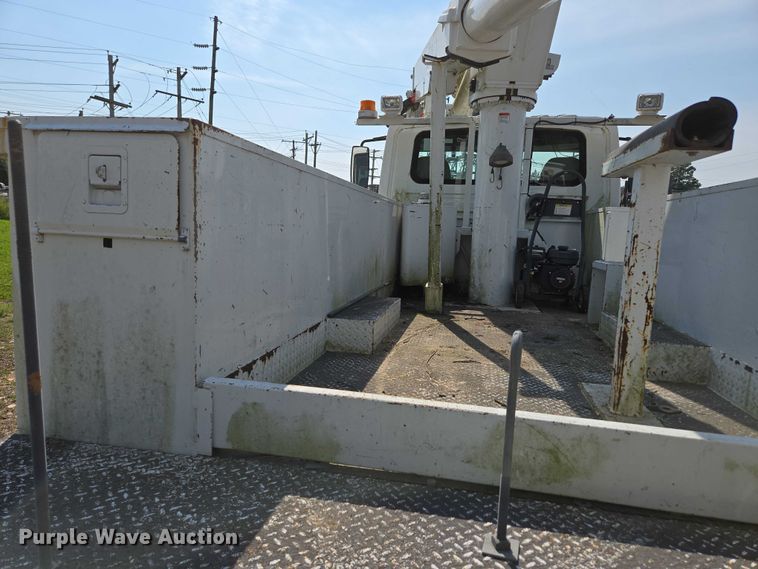 image for item ED2068 2007 International 4400 bucket truck