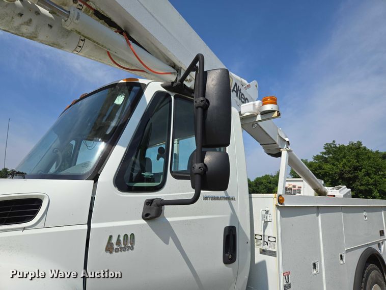 image for item ED2068 2007 International 4400 bucket truck