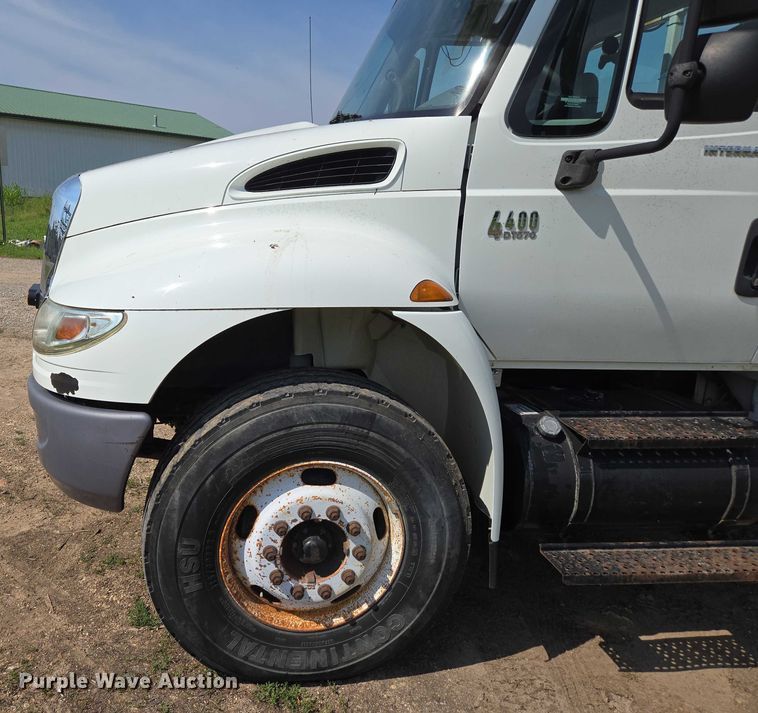 image for item ED2068 2007 International 4400 bucket truck