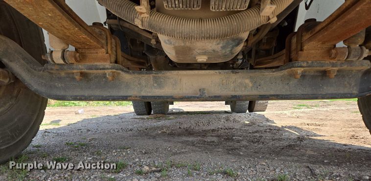 image for item ED2068 2007 International 4400 bucket truck