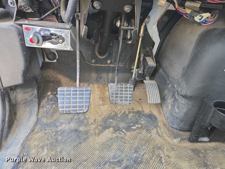 image for item ED2068 2007 International 4400 bucket truck