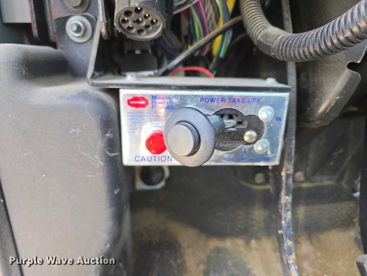 image for item ED2068 2007 International 4400 bucket truck