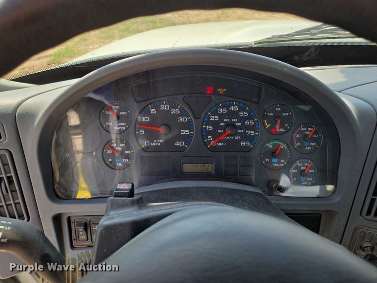 image for item ED2068 2007 International 4400 bucket truck