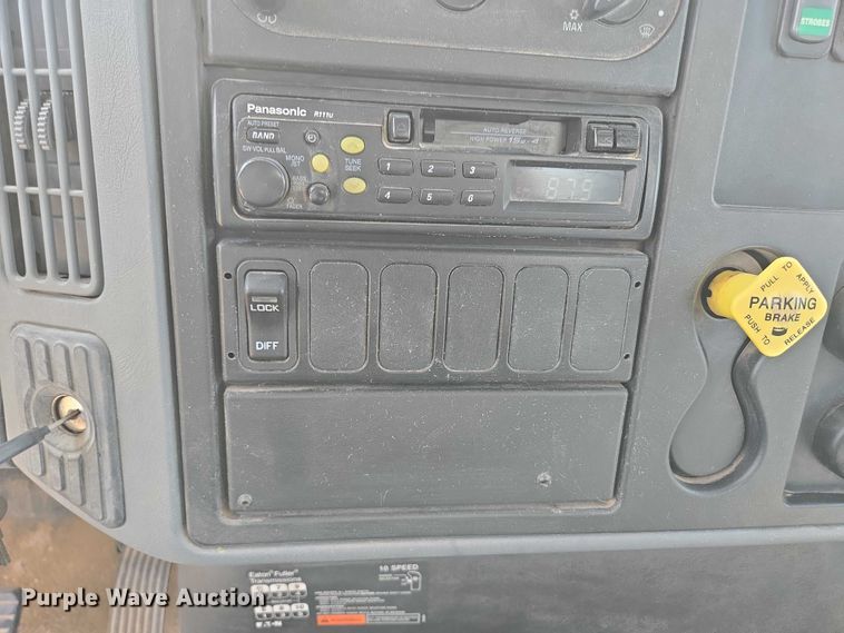 image for item ED2068 2007 International 4400 bucket truck