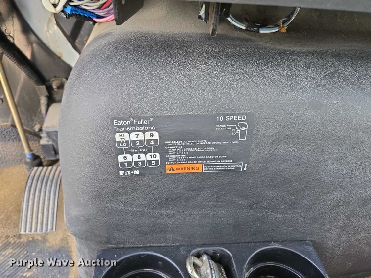 image for item ED2068 2007 International 4400 bucket truck