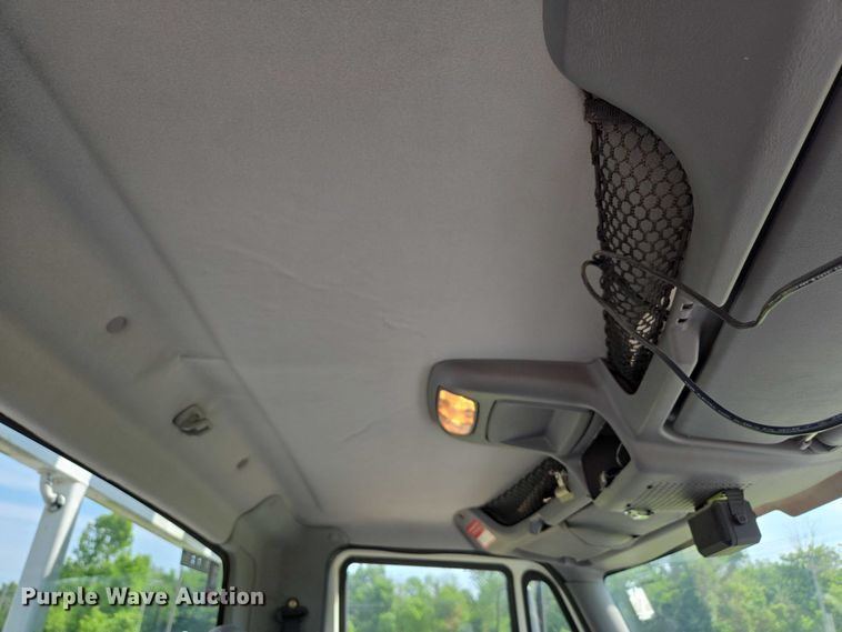 image for item ED2068 2007 International 4400 bucket truck