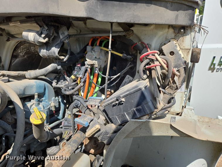 image for item ED2068 2007 International 4400 bucket truck