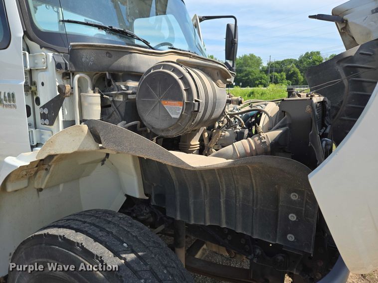 image for item ED2068 2007 International 4400 bucket truck