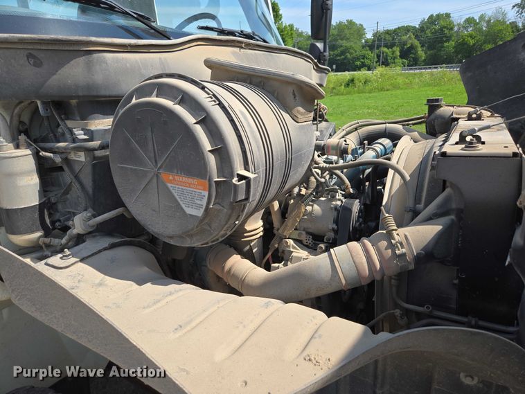 image for item ED2068 2007 International 4400 bucket truck