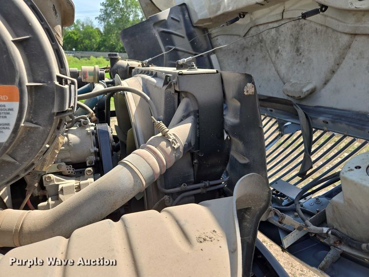 image for item ED2068 2007 International 4400 bucket truck