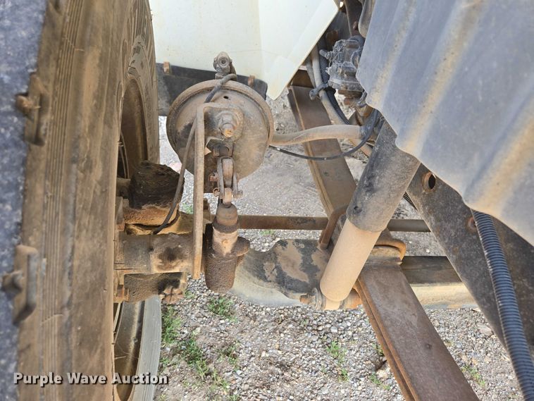 image for item ED2068 2007 International 4400 bucket truck