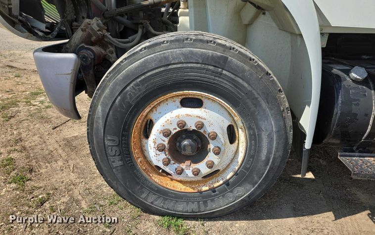 image for item ED2068 2007 International 4400 bucket truck