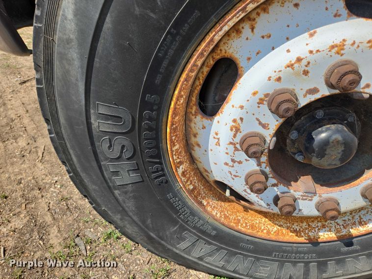 image for item ED2068 2007 International 4400 bucket truck