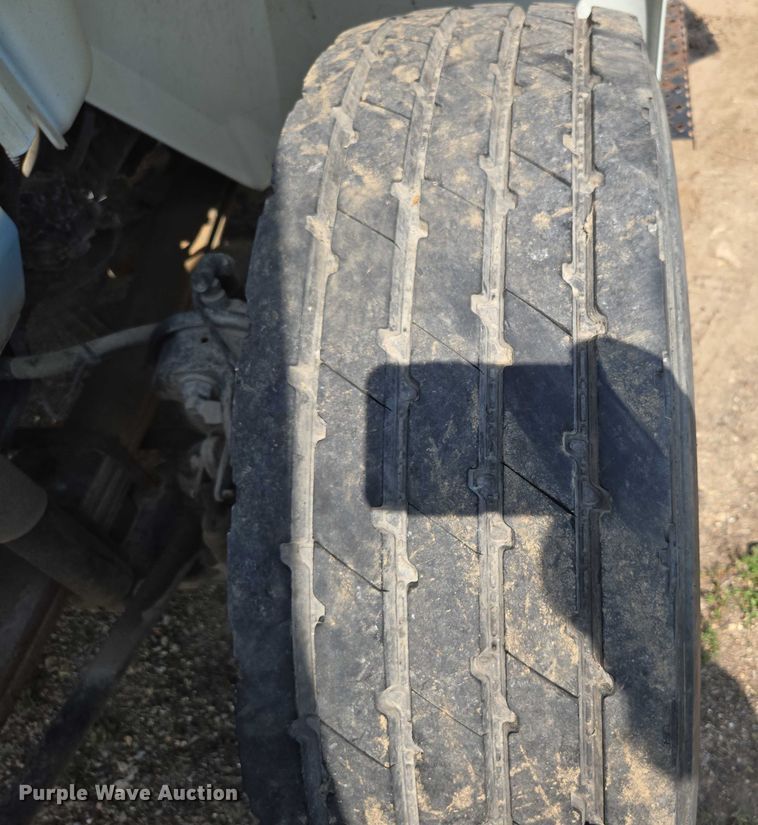 image for item ED2068 2007 International 4400 bucket truck