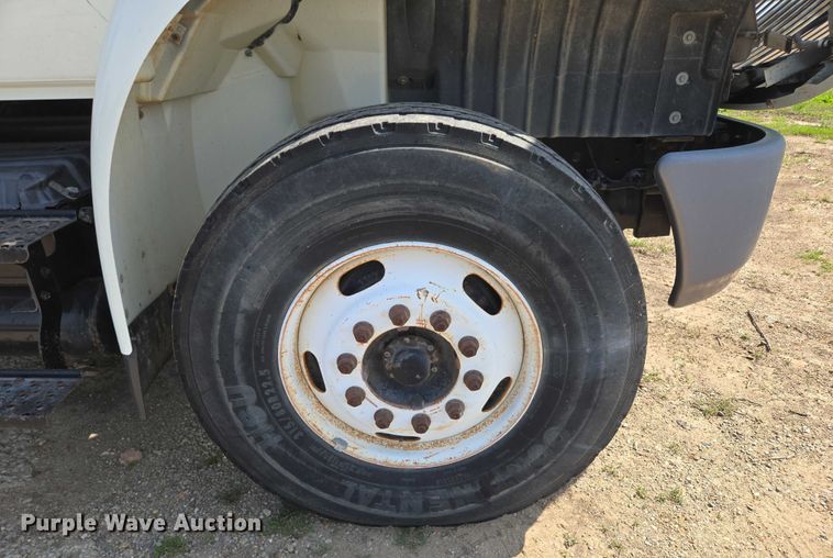 image for item ED2068 2007 International 4400 bucket truck