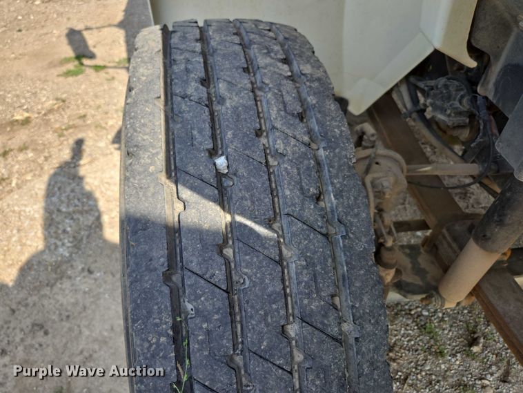 image for item ED2068 2007 International 4400 bucket truck