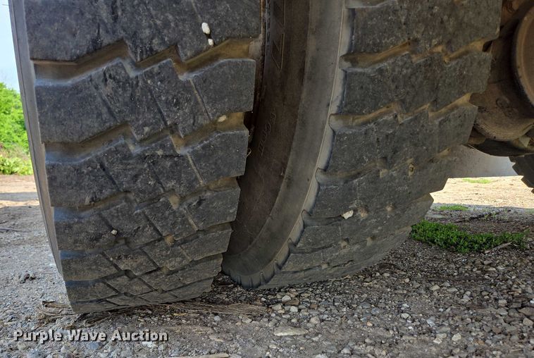 image for item ED2068 2007 International 4400 bucket truck