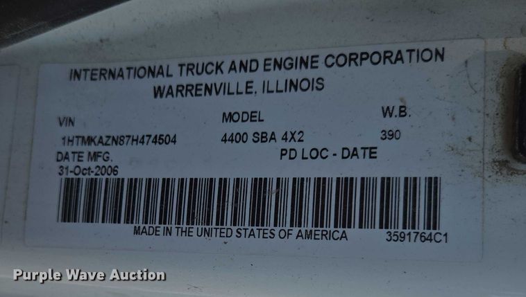 image for item ED2068 2007 International 4400 bucket truck