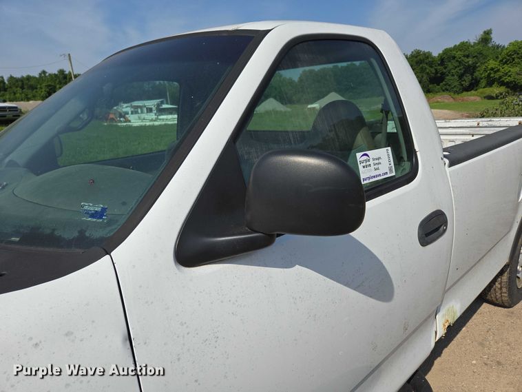 image for item ED2070 2000 Ford F150 pickup truck