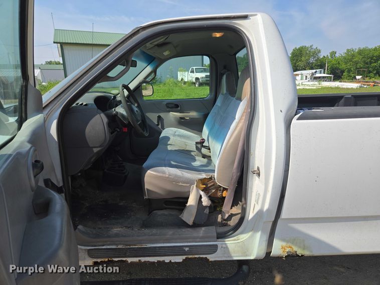 image for item ED2070 2000 Ford F150 pickup truck