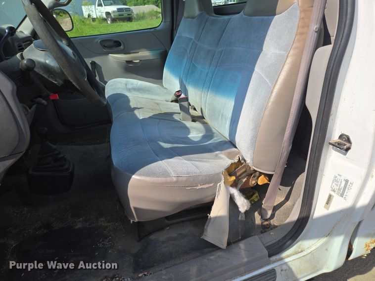 image for item ED2070 2000 Ford F150 pickup truck