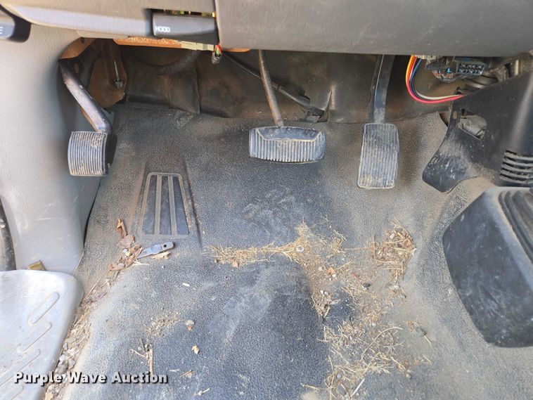 image for item ED2070 2000 Ford F150 pickup truck