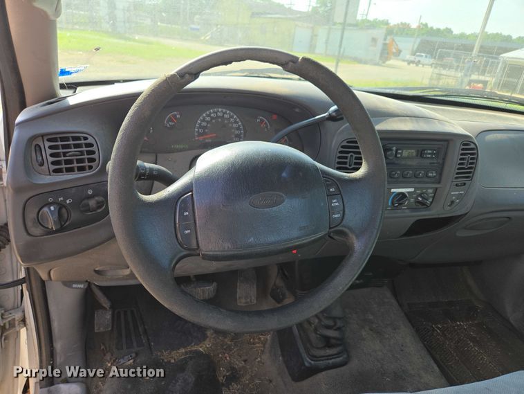 image for item ED2070 2000 Ford F150 pickup truck