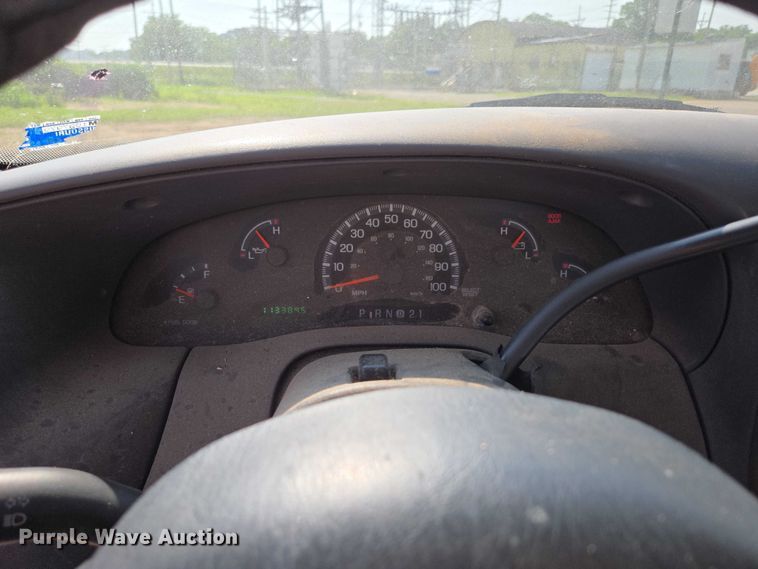 image for item ED2070 2000 Ford F150 pickup truck