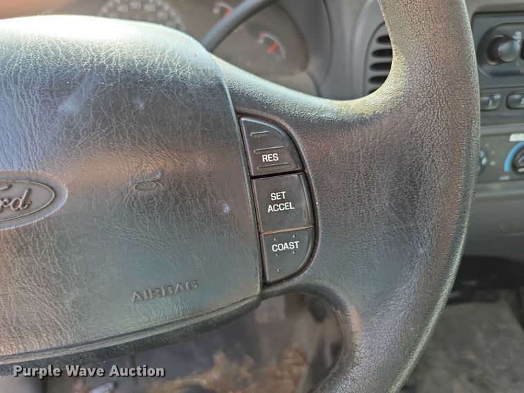 image for item ED2070 2000 Ford F150 pickup truck