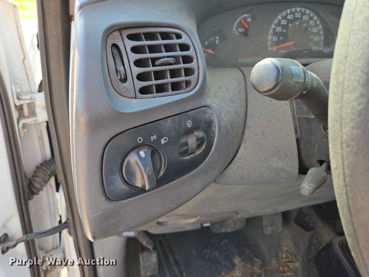 image for item ED2070 2000 Ford F150 pickup truck