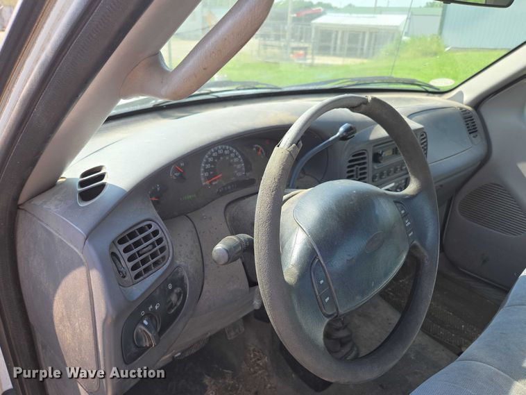 image for item ED2070 2000 Ford F150 pickup truck