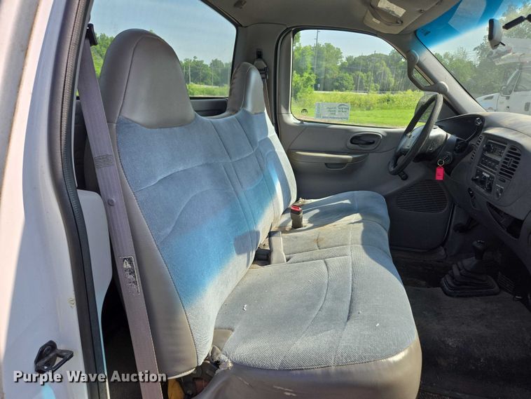 image for item ED2070 2000 Ford F150 pickup truck