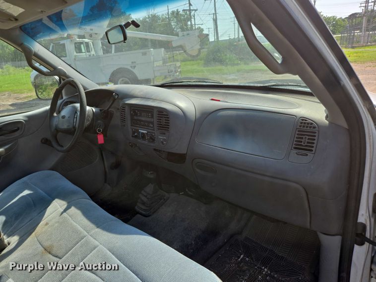 image for item ED2070 2000 Ford F150 pickup truck