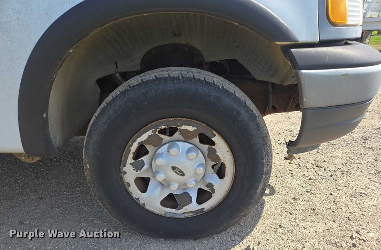 image for item ED2070 2000 Ford F150 pickup truck