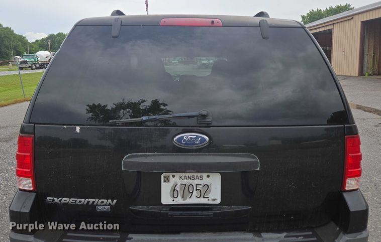 image for item ED2082 2006 Ford Expedition XLT SUV