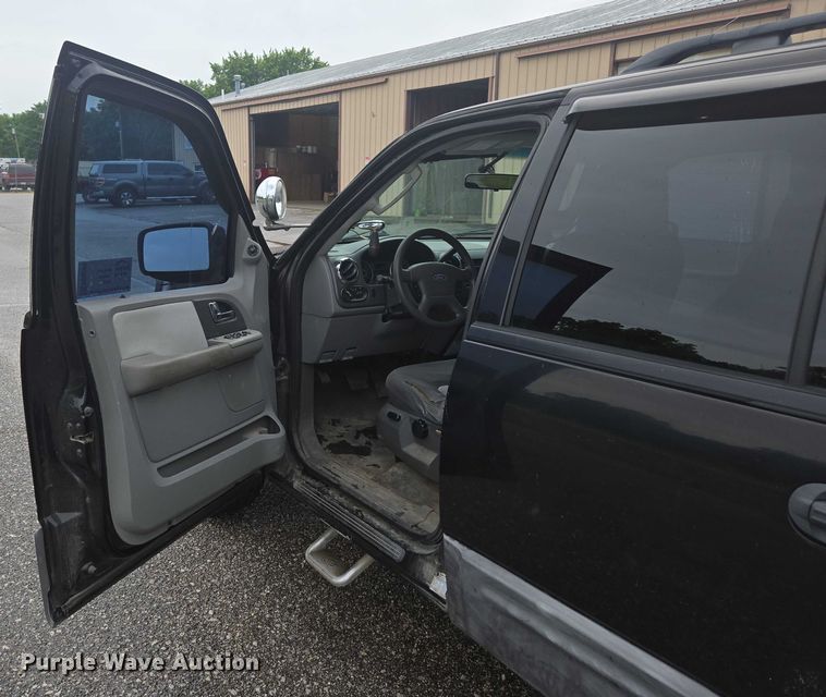 image for item ED2082 2006 Ford Expedition XLT SUV