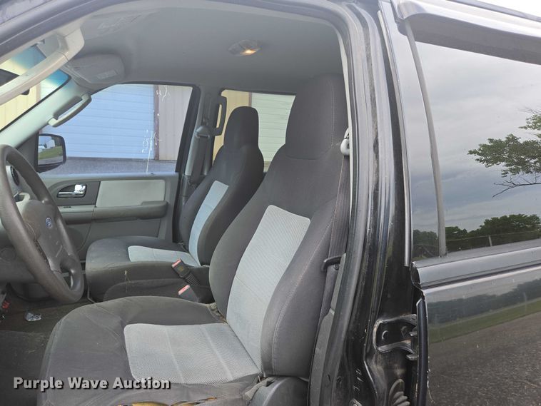 image for item ED2082 2006 Ford Expedition XLT SUV
