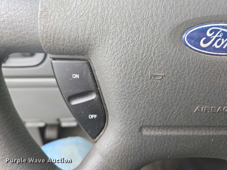 image for item ED2082 2006 Ford Expedition XLT SUV