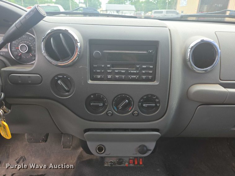 image for item ED2082 2006 Ford Expedition XLT SUV